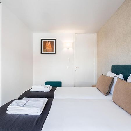 Flh Chiado Elegant Apartment Lisbon Bagian luar foto