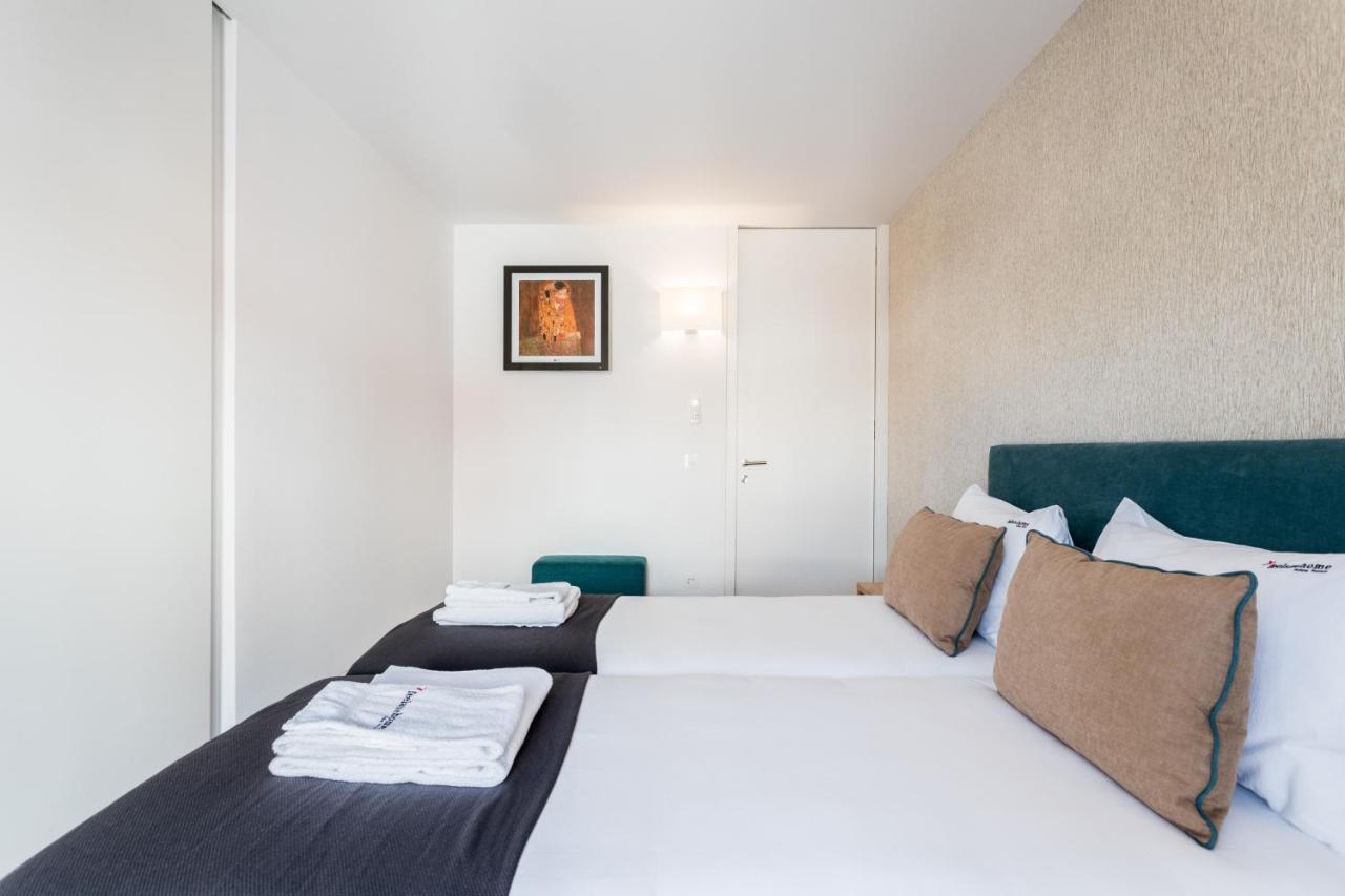Flh Chiado Elegant Apartment Lisbon Bagian luar foto