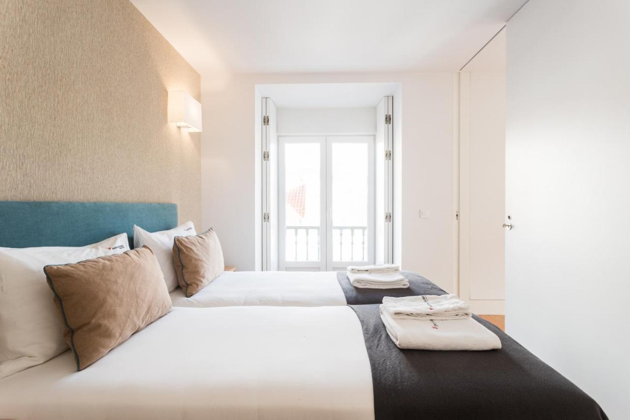Flh Chiado Elegant Apartment Lisbon Bagian luar foto